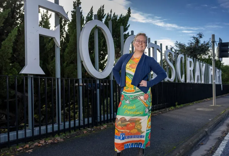 'Independents target Labor heartland as major party support slumps' in The Age