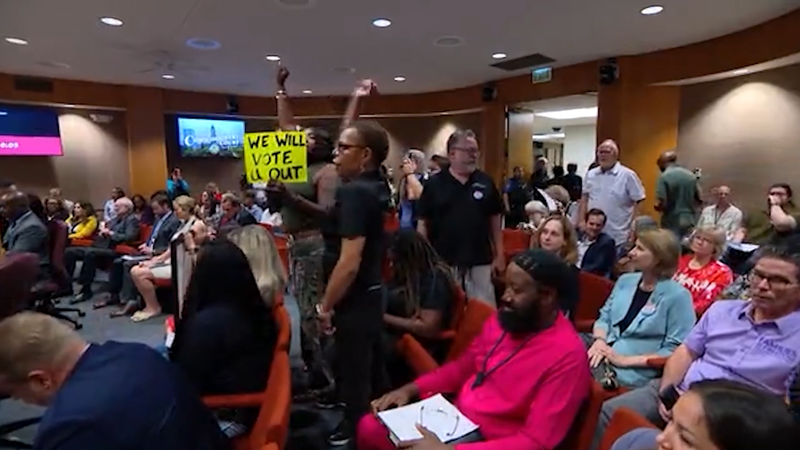Tarrant County tables plan to cut 140 polling places after pushback ahead of midtermsAugust 5, 2026