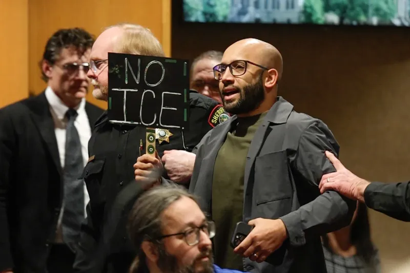 Free speech concerns raised as Tarrant County judge removes meeting attendees